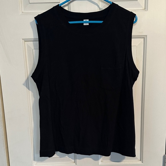Old Navy Women’s Black tank size large - Picture 1 of 3
